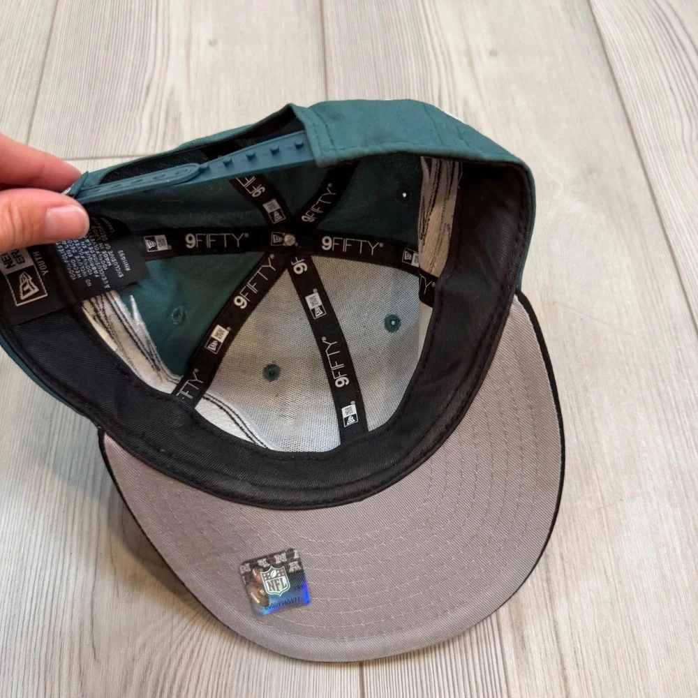 New Era 9FIFTY Philadelphia Eagles Youth Snapback Hat Green Black Wing Cap